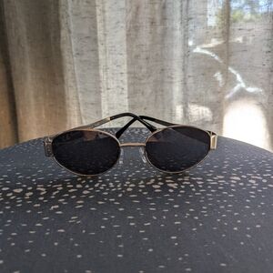 Stylish Black Oval Sunglasses